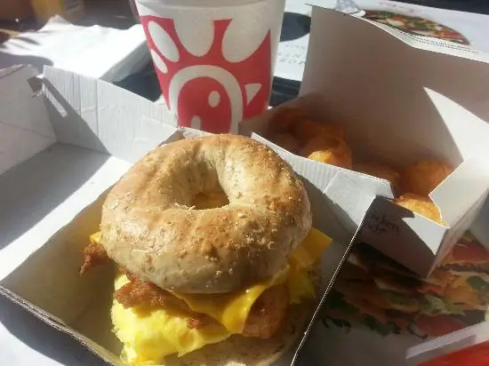 Chick-fil-A Chicken, Egg & Cheese Bagel Hash Browns